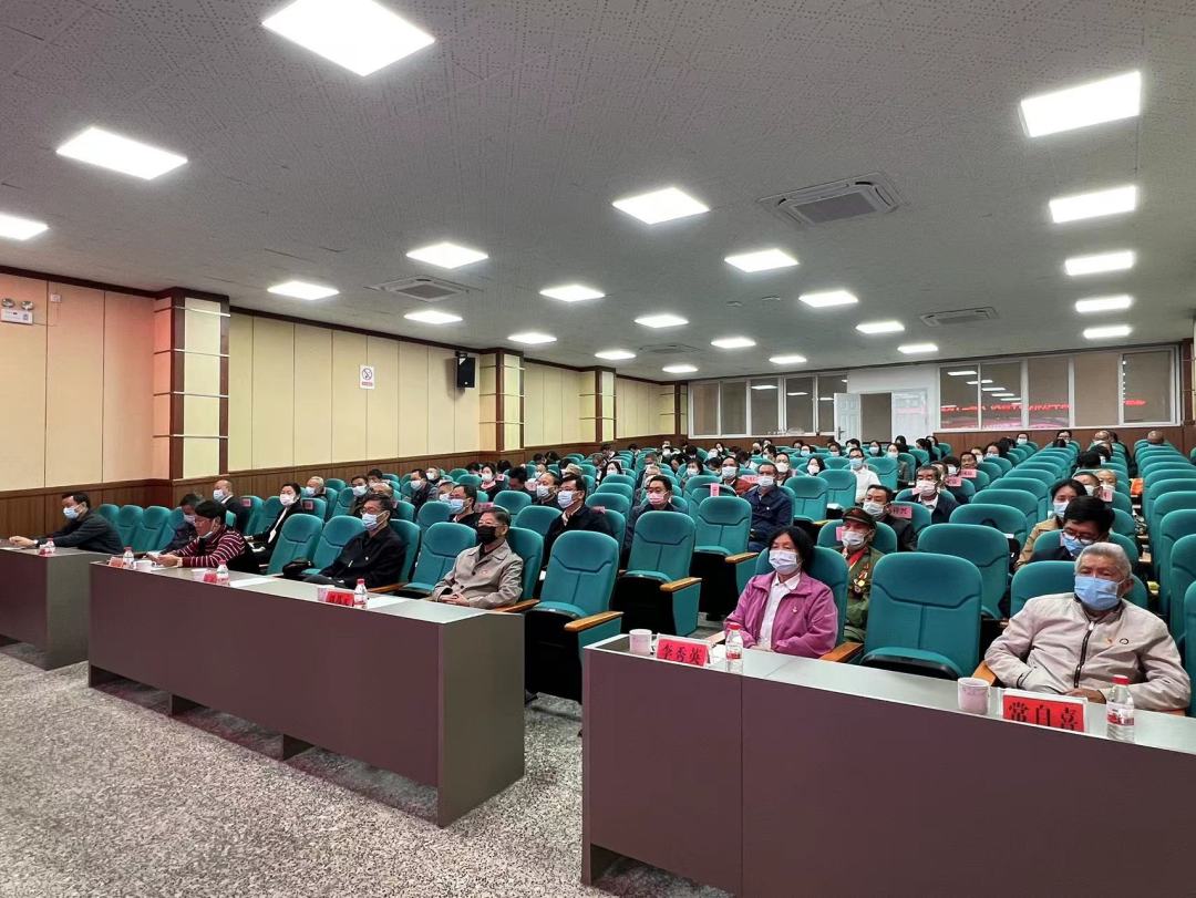 玉溪市委老干部局组织离退休干部和老干部工作者90余人.jpg 玉溪市委老干部局组织离退休干部和老干部工作者90余人.jpg