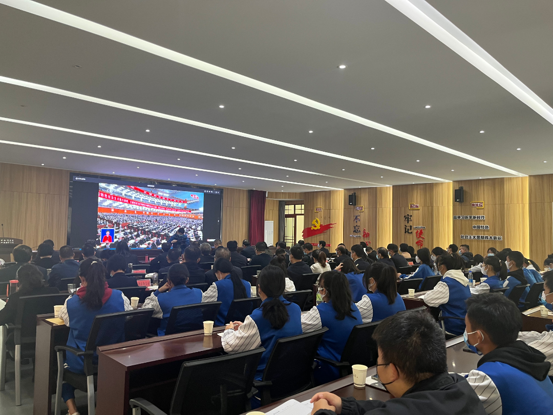 玉溪技师学院、玉溪工业财贸学校的80余名师生.jpg 玉溪技师学院、玉溪工业财贸学校的80余名师生.jpg