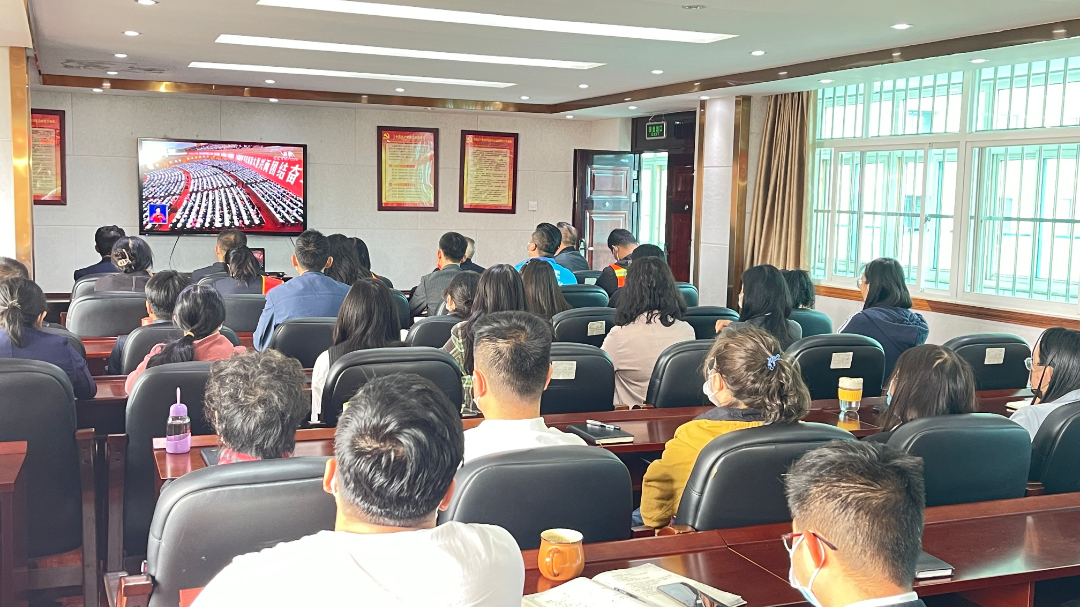 市总工会组织50余名.jpg 市总工会组织50余名.jpg