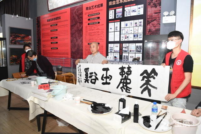 2FFDA792-A7CB-4159-84CA-B91E9CDCACBD