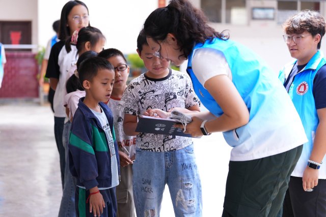 脊柱侧弯筛查和FMS功能性测试.jpg 脊柱侧弯筛查和FMS功能性测试.jpg